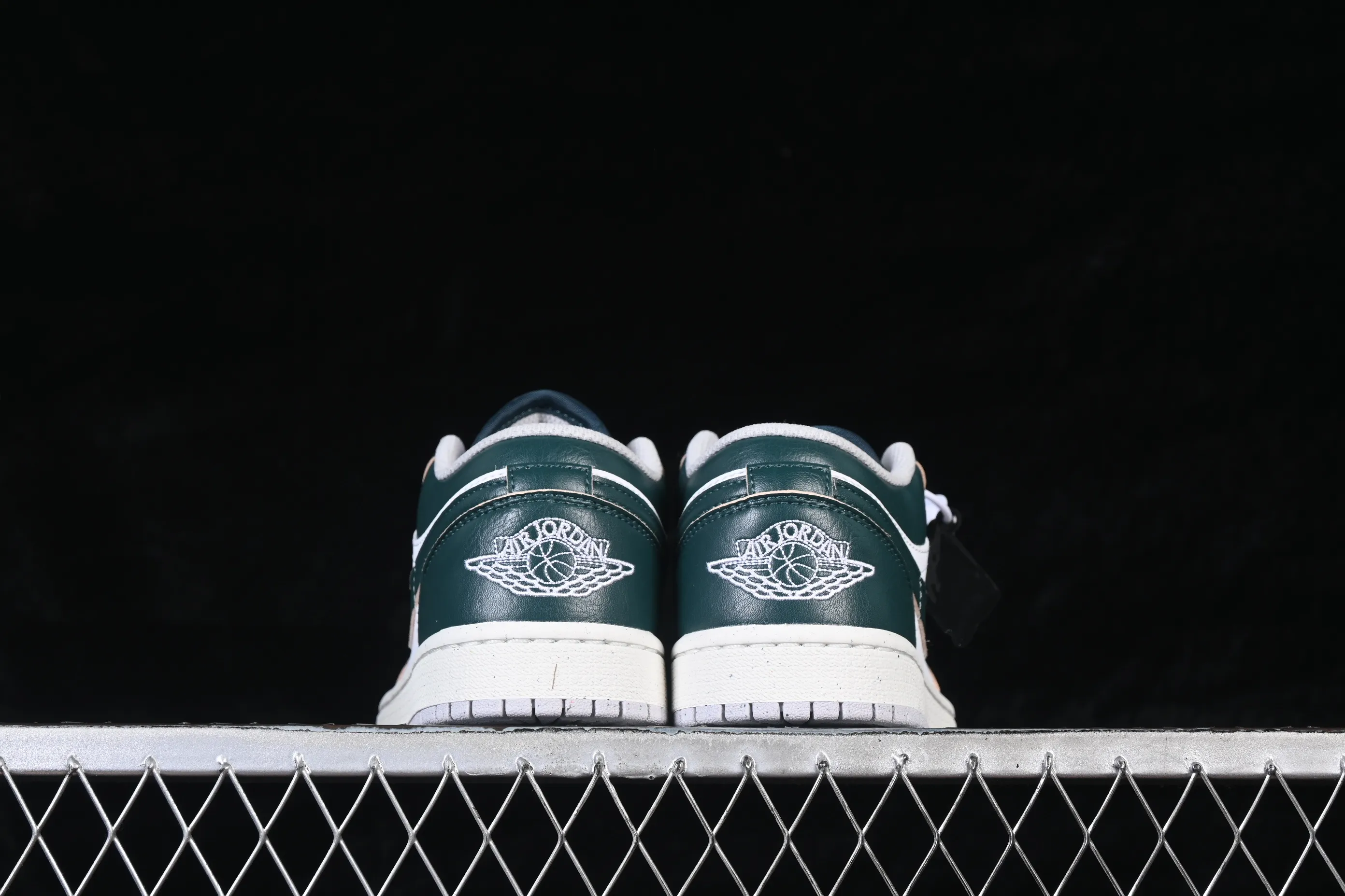 All categories Air Jordan Jordan series basketball shoes Air Jordan 1 Low Air Jordan 1 Low AJ1 Joe 1 white and green low-top cultural and casual sneakers FQ7687-300
